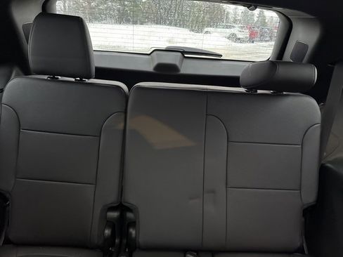 Used 2024 Chevrolet Traverse High Country image 34