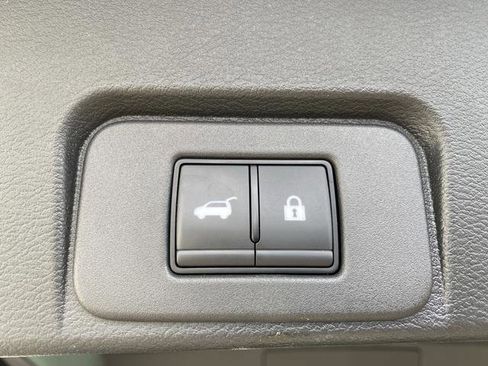 Used 2023 Nissan Rogue Platinum w/ Platinum Premium Package image 18