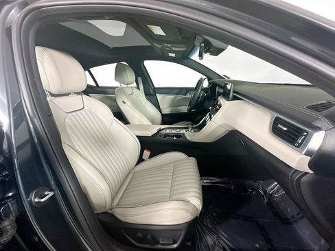 Used 2023 Genesis G70 2.0T w/ Sport Prestige Package RWD image 29