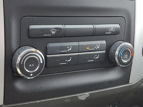 Used 2017 Nissan Frontier SV image 15