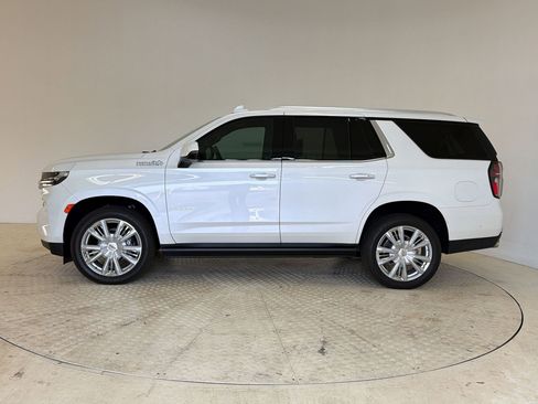Used 2024 Chevrolet Tahoe High Country w/ Advanced Technology Package AWD/4WD image 2