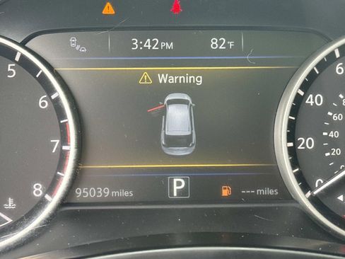Used 2017 Nissan Murano Platinum w/ Platinum Technology Package FWD image 27