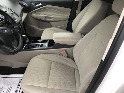 Used 2017 Ford Escape SE w/ SE Cold Weather Package AWD/4WD image 10