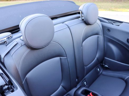 Used 2017 MINI Cooper S image 33