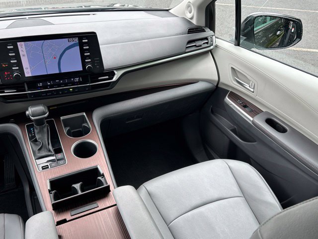 Used 2024 Toyota Sienna XLE w/ XLE Plus Package AWD/4WD image 60