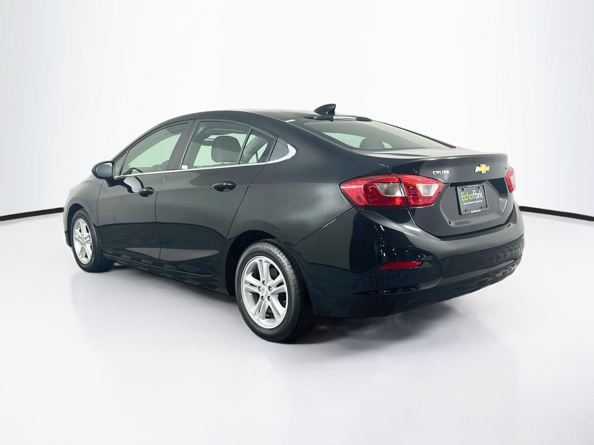 Used 2018 Chevrolet Cruze LT w/ Convenience Package FWD image 5