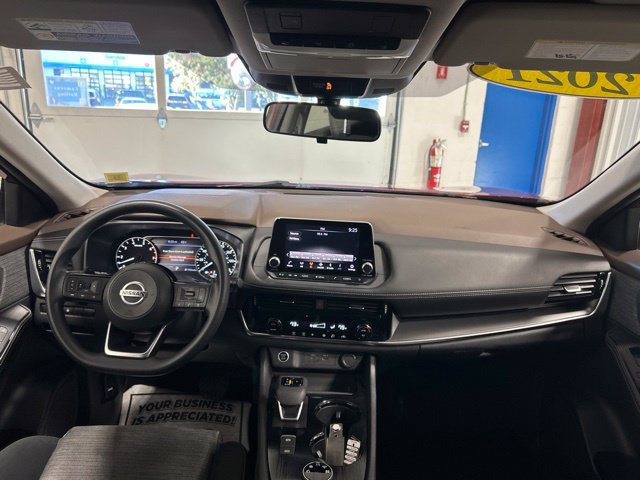 Used 2021 Nissan Rogue SV AWD/4WD image 16