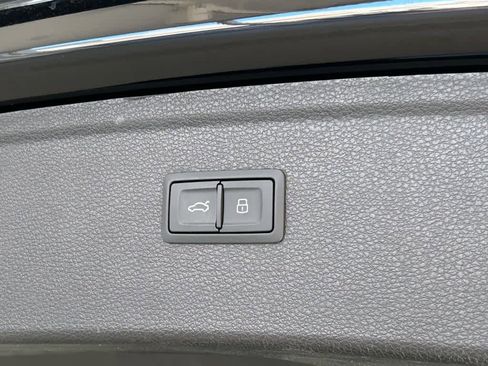 Certified 2025 Audi Q5 2.0T Premium image 21