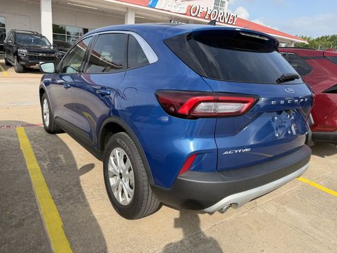 Used 2023 Ford Escape Active FWD image 2