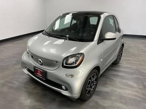 Used 2019 smart fortwo electric drive RWD image 2