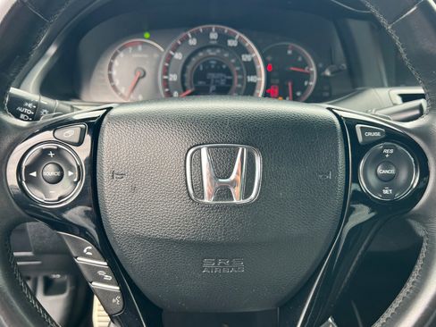 Used 2017 Honda Accord Sport image 21