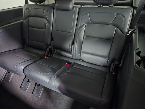 New 2026 Lincoln Navigator L Premier AWD/4WD image 14