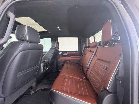 Used 2024 GMC Sierra 3500 Denali Ultimate AWD/4WD image 16