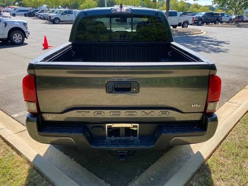 Used 2022 Toyota Tacoma SR5 w/ Technology Package RWD image 31