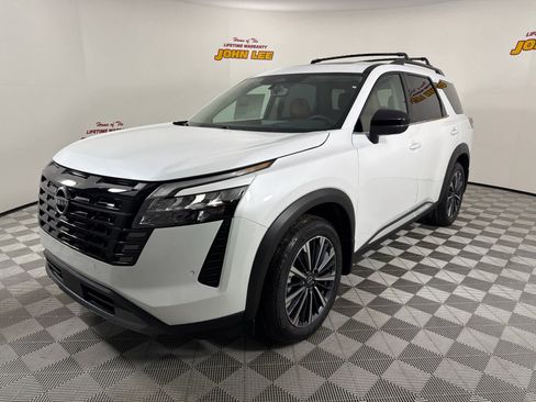 New 2026 Nissan Pathfinder Platinum image 1