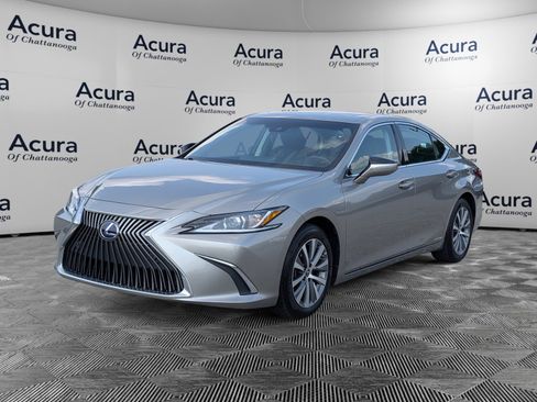 Used 2020 Lexus ES 300h w/ Premium Package image 3