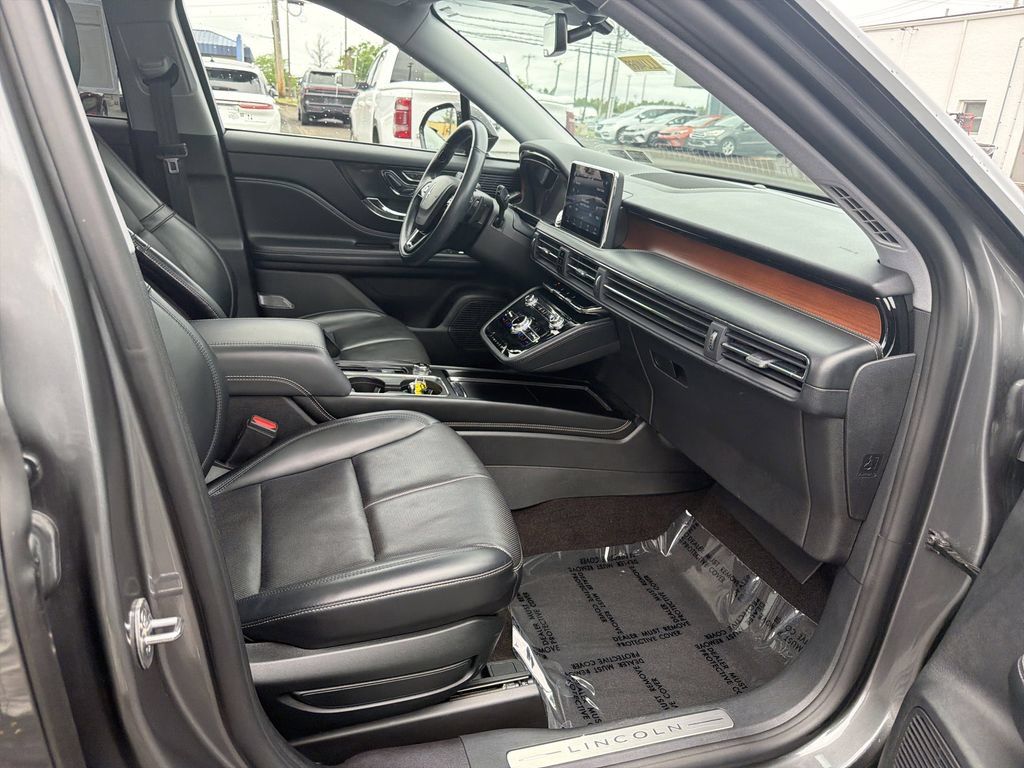 Certified 2022 Lincoln Corsair Reserve w/ Equipment Group 201A AWD/4WD image 16