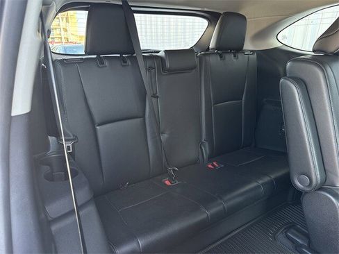Used 2023 Toyota Highlander Limited image 36