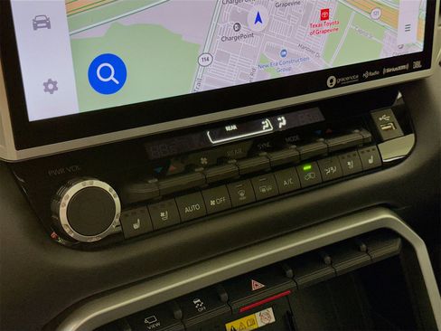 Used 2024 Toyota Sequoia Platinum image 16