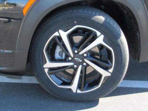 Certified 2023 Chevrolet TrailBlazer RS w/ Sun and Liftgate Package FWD image 5