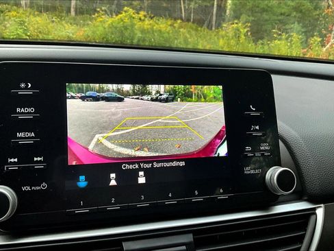 Used 2019 Honda Accord LX image 25