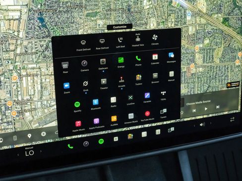 Used 2023 Tesla Model X Plaid image 35