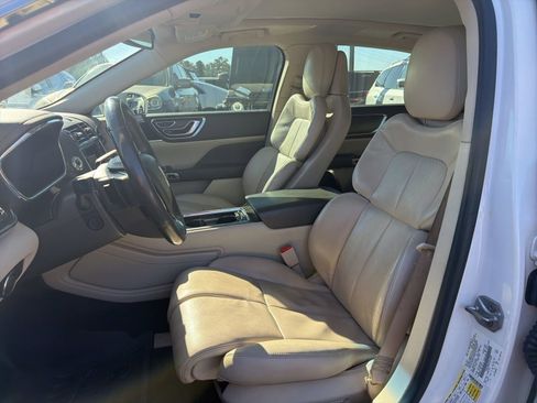 Used 2017 Lincoln Continental Reserve w/ Technology Package image 7