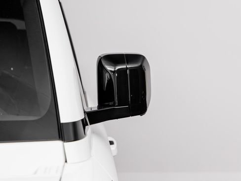 Used 2023 Land Rover Defender 110 X-Dynamic SE AWD/4WD image 8