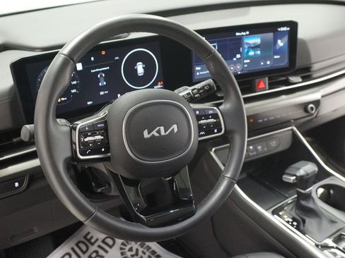 Used 2026 Kia Carnival SX w/ SX Dark Edition Package FWD image 7