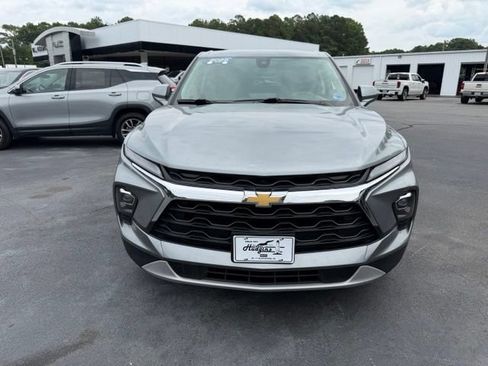 Certified 2025 Chevrolet Blazer LT AWD/4WD image 2