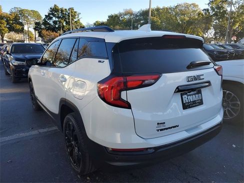 Used 2020 GMC Terrain SLT w/ Preferred Package image 3