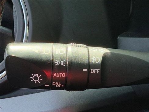 Used 2021 Toyota Tacoma TRD Off-Road w/ Technology Package AWD/4WD image 9