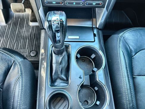 Used 2019 Ford Explorer Limited w/ Ford Safe & Smart Package image 16
