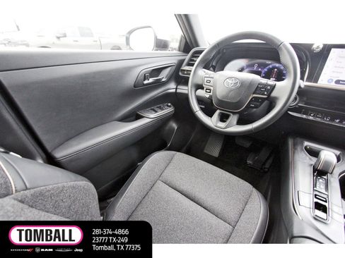Used 2023 Toyota Crown AWD/4WD image 9