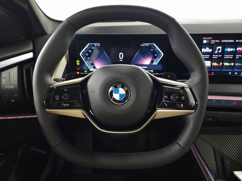 Used 2025 BMW X3 xDrive30i w/ Convenience Package image 15