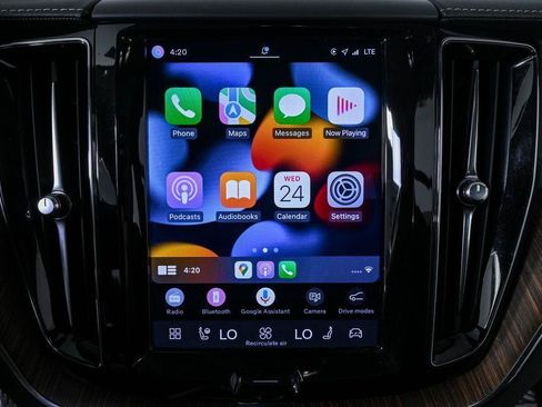 Certified 2023 Volvo XC60 B5 Ultimate w/ Climate Package FWD image 18