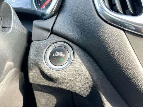 Certified 2022 Chevrolet Equinox LT FWD image 17