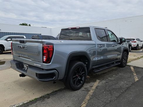 Used 2023 GMC Sierra 1500 Elevation w/ LPO, Elevation Black Package AWD/4WD image 8