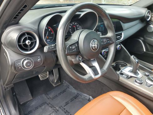 Used 2023 Alfa Romeo Giulia Ti image 17