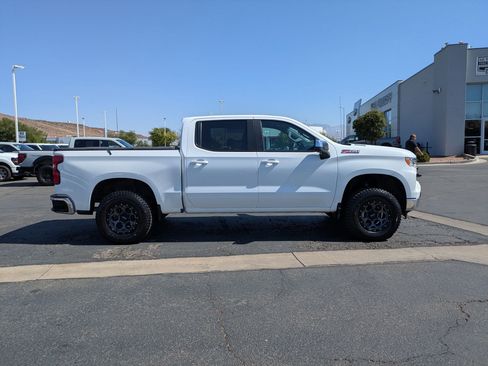 Used 2023 Chevrolet Silverado 1500 LT w/ Z71 Off-Road Package AWD/4WD image 2