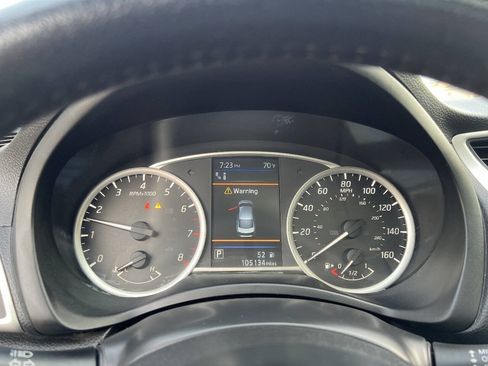 Used 2019 Nissan Sentra SV w/ Special Edition Package FWD image 18