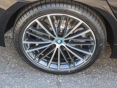 Certified 2023 BMW 530e w/ Convenience Package image 8