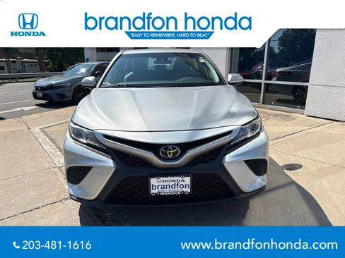 Used 2020 Toyota Camry SE FWD image 2