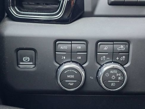 New 2026 GMC Sierra 2500 AT4 w/ AT4 Premium Plus Package AWD/4WD image 34