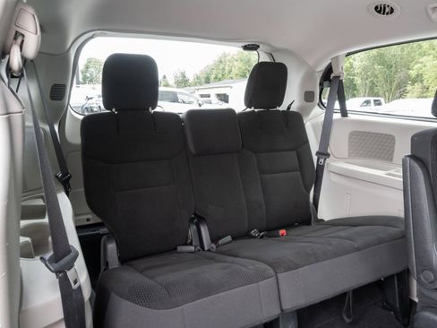 Used 2017 Dodge Grand Caravan SE w/ Power Window Group FWD image 33