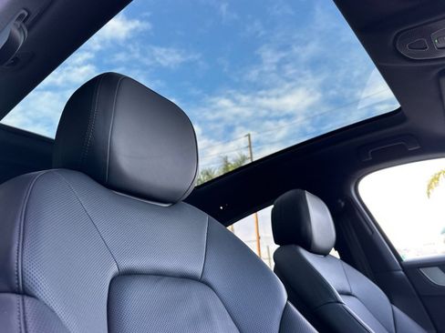 Used 2025 Porsche Cayenne image 17