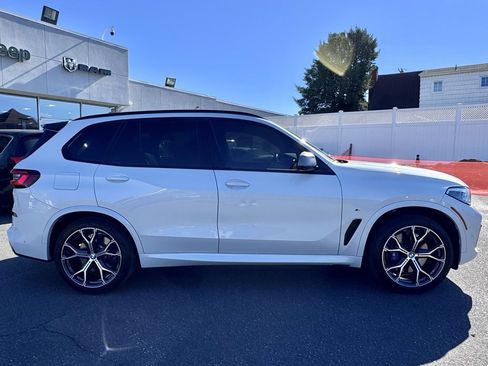Used 2022 BMW X5 M50i w/ Executive Package image 8