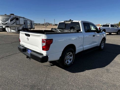 Used 2023 Nissan Titan S RWD image 4