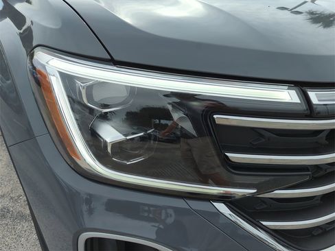 New 2026 Volkswagen Atlas SE image 13