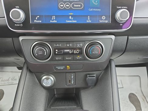 Used 2025 Nissan Leaf S image 26